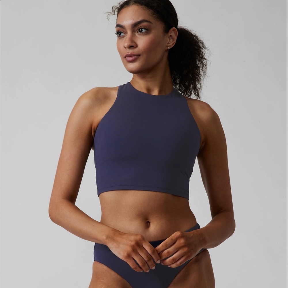 NWOT - Athleta Conscious Crop in Powervita